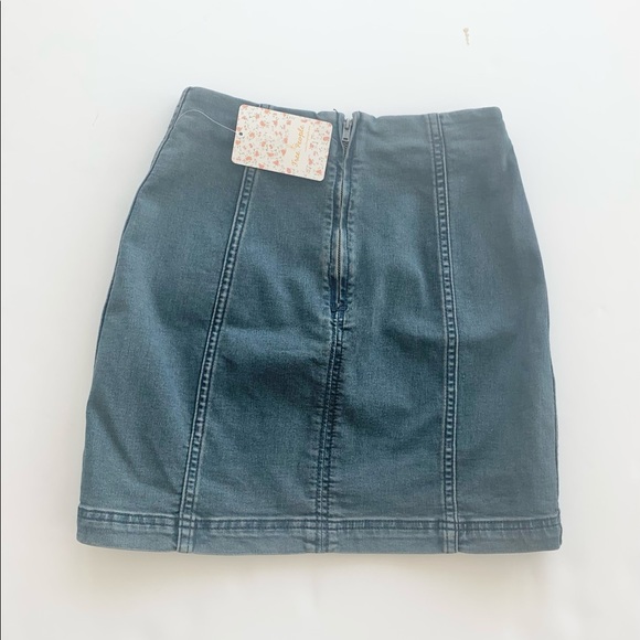 Free People Mini Jean Stretch skirt NWT - Picture 3 of 7